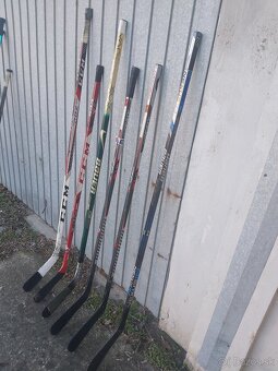 Hokejové ribano,korčule,chraniče,hokejky - 15