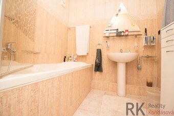 4-izb.byt (93 m2), s dvomi loggiami a dvomi kúpeľňami, KVP-H - 15