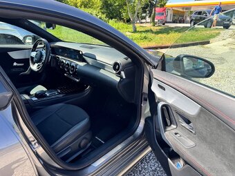 Mercedes-Benz CLA Shooting Brake SB 180 A/T - 15