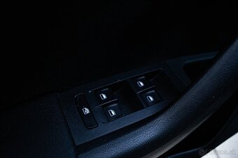 Škoda Octavia Combi 2.0 TDI DPF RS DSG - 15