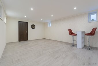 Luxusný 7-izbový dom po rekonštrukcii – Veľký Meder - 15
