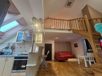 5 izbový podkrovný byt s parkovacím miestom - 15