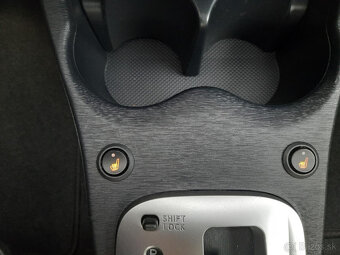 Toyota yaris 1,5 hybrid 11/2013 najeto 35 tis km - 15