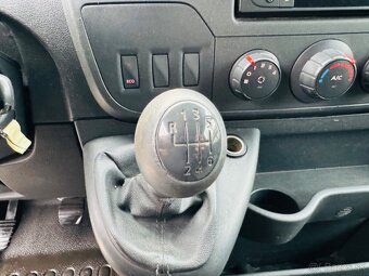 Nissan NV400 - 15