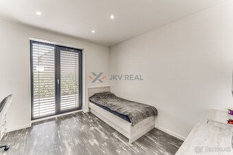 Moderný 5 izbový rodinný dom & altánok a bazén | Veľké Úľany - 15