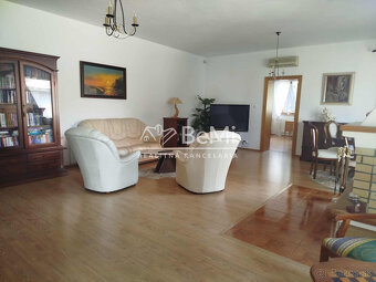 Výnimočný 7 izbový dom v Zbehoch – so saunou a bazénom - 15