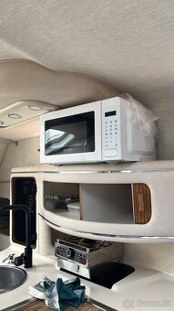 Motorová lod Sea Ray 270 - 15