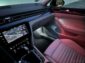 Volkswagen Passat Variant 2.0 TDI Elegance 4Motion DSG - 15