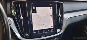 Volvo V60 B4 Momentum A/T - 15