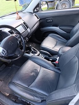 Peugeot 4007 2.2 HDi Allure DCS - 15