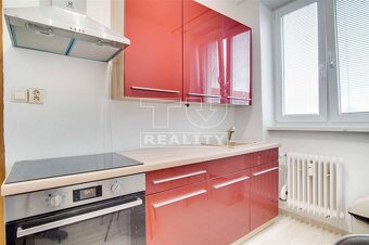 Na prenájom kompletne prerobený 2-izbový byt s balkónom... - 15