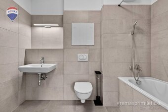 NOVINKA  Skvelý 2 izbový byt s terasou a parkingom - 15