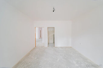 SPEKTRUM REALITY Vám ponúka na PREDAJ Novostavbu- 4-izbový r - 15