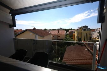 Vodice - moderný apartmán len 400m od mora - 15