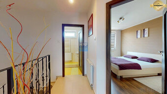 Na predaj pekný zariadený dom v meste Holíč. - 15