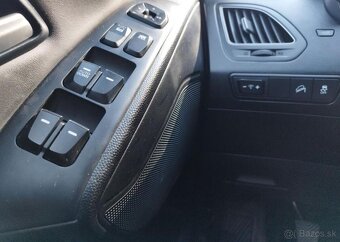 Hyundai ix35 1,6 GDI 99 KW CZ benzín manuál 99 kw - 15