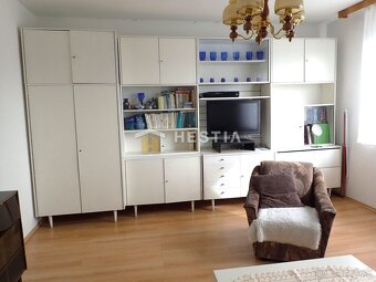 Priestranný 2-podlažný rodinný dom Borský Mikuláš - 15