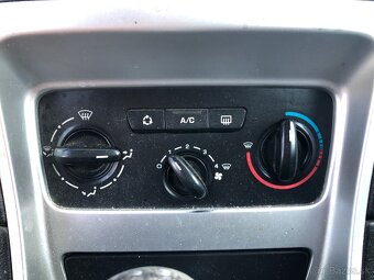Peugeot 307 SW 1.6 HDI 80 KW, PANORAMA, 7 miest - 15