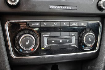 Škoda Superb Combi 2.0 TDI, 125kW (2012) - 15