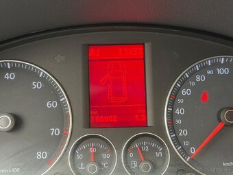 ►VW TOURAN 1,6 MPI FREESTYLE- 7 MÍST, PARK. SENZORY, NAVI ◄ - 15