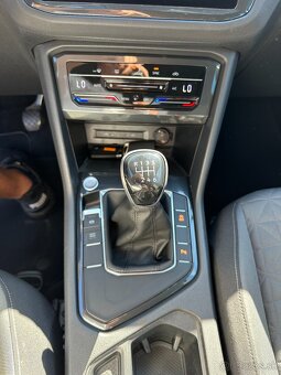 Volkswagen Tiguan 1.5Tsi-RV:-2021----El ťažné----Virtual--- - 15