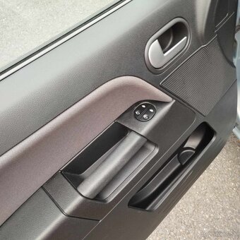 Ford Fusion 1,4i - 15