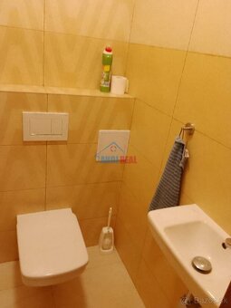 5- IZB BYT, NOVOSTAVBA, pre rodinu, môže menší psík, mačka - 15