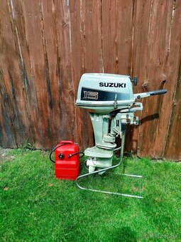 ZÁVESNÝ LODNÝ MOTOR SUZUKI DT 15 - 15