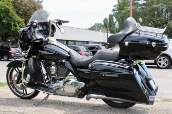 Harley Davidson Street Glide Custom - 15