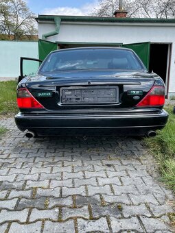 Jaguár XJR 300 - 15