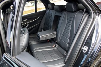 Mercedes-Benz E trieda Kombi 300 de 4MATIC - 15