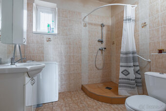 Na predaj 5 izbový rodinný dom s malým pozemkom v obci Doln - 15