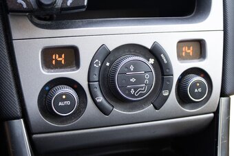 Peugeot 308 SW 1.6 HDi (2008) - 15