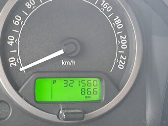 PREDÁM LAND ROVER DISCOVERY 3, 2.7 TDV6 SE - 15