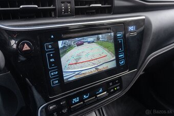 Toyota Auris Touring Sports 1.6 benzín - 15