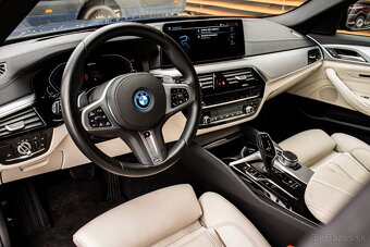 BMW Rad 5 Touring 530e Laser, v Záruke 2026, Adaptive, 4Zone - 15