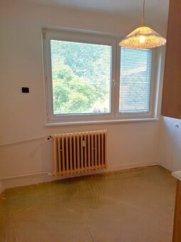 Prenájom slnečný 2-izbový TEHLOVÝ byt s loggiou, nezariadený - 15