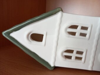 Keramický Led domček vysoký 22x10,5x8 cm - 15