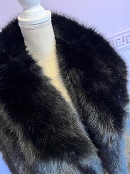 Nový čierny kožúšok - 15