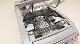 1:18 BUGATTI EB110 - 15