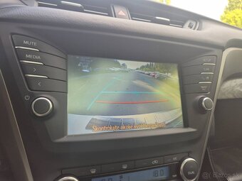 Predám  Toyota Avensis Combi 2.0 Valvematic Executive MDS - 15