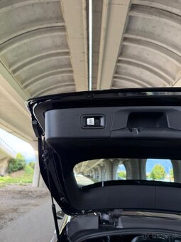Mercedes-Benz GLC SUV 200 d 4MATIC A/T - 15