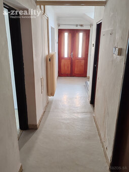 Ponúkame na predaj rodinný dom v obci Číčov - 15