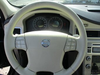VOLVO V70 2,4D5 136kw Geartronic, bez koroze 11/2009 - 15