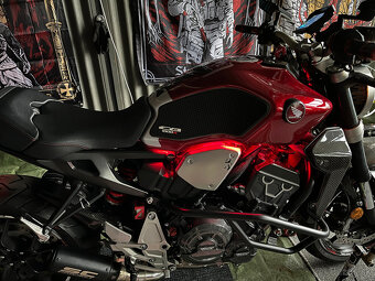 Honda CB 1000R 2020 - 15