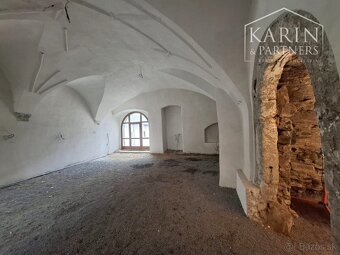 Atraktívny historický priestor pre kaviareň 140 m2 + terasa - 15