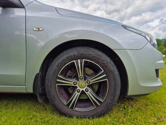 Hyundai i30 1.4 (2009) - 139 000km, čerstvo po STK - 15