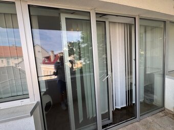 -prenájom 2-izbového bytu s loggiou priamo v centre - 15