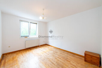 REZERVOVANÉ  Predaj RD sprostredkuje realitný maklér Patrik - 15