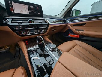BMW rad 5 Touring 530d mHEV xDrive A/T aj na splátky - 15